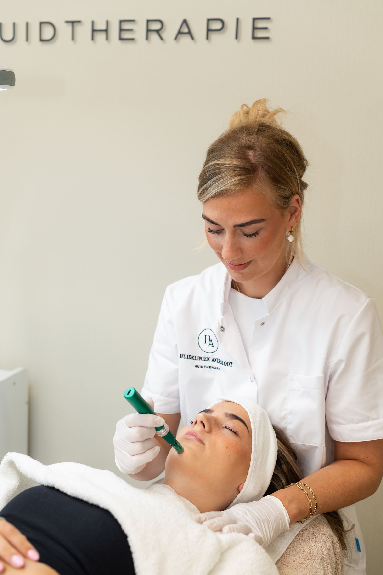 Behandeling acnelittekens bij Huidkliniek Akersloot